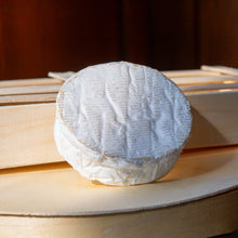 Load image into Gallery viewer, Camembert Fermier
